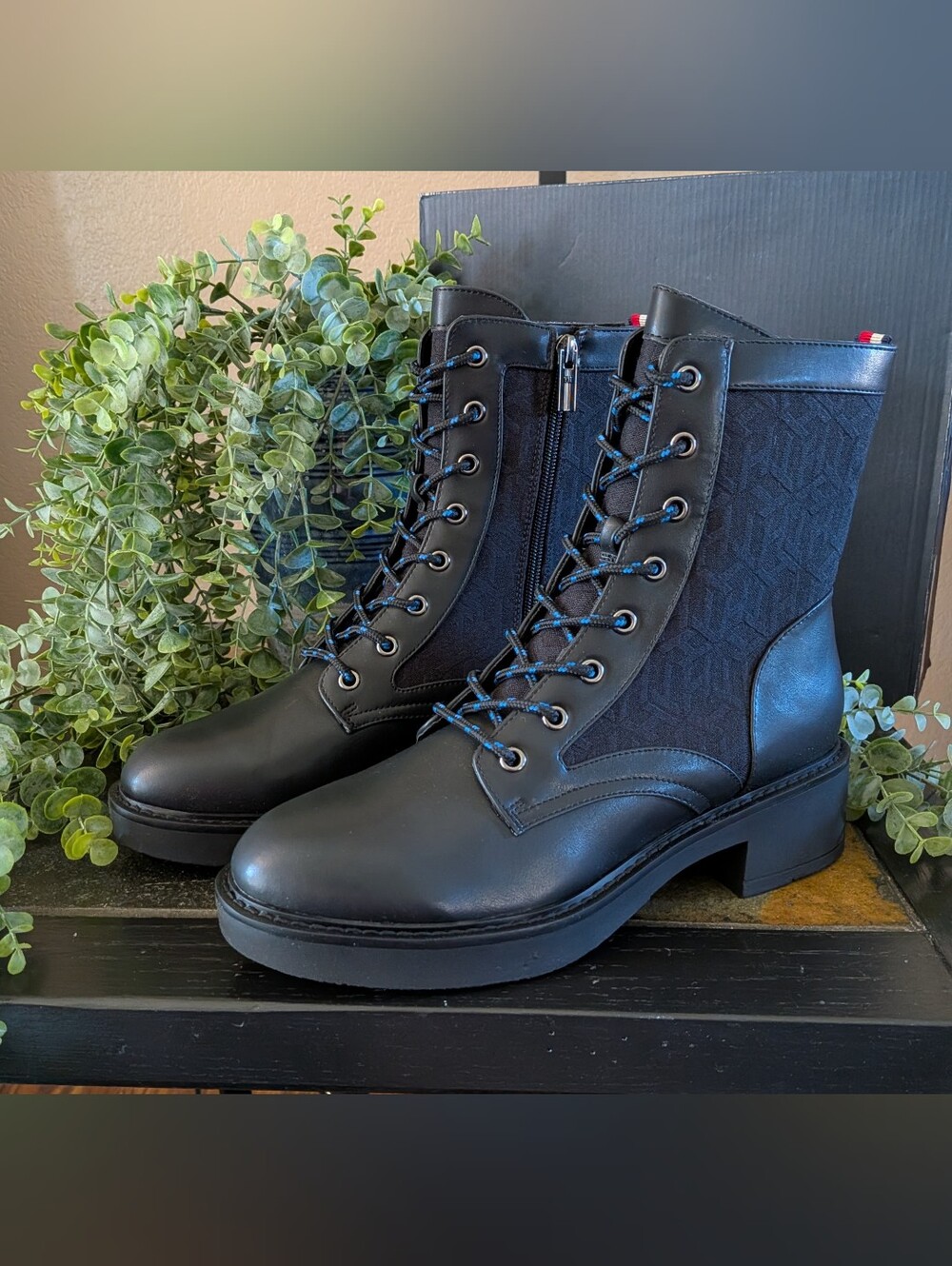 NWT! Tommy Hilfiger Women's Black Taiki Lace-up Combat Boots Size 10M